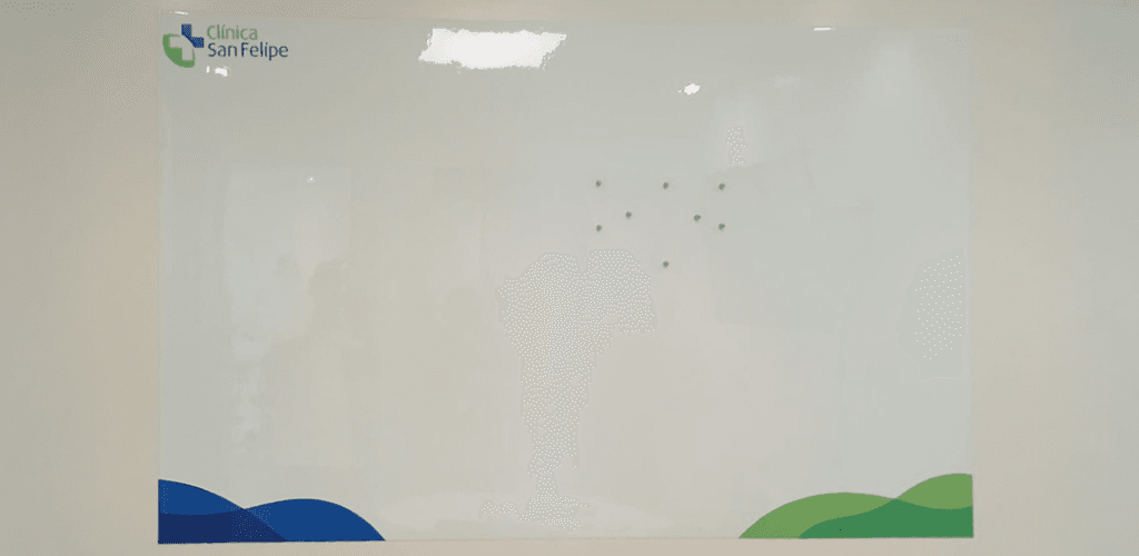 Pizarra personalizada PZR para clínica San Felipe